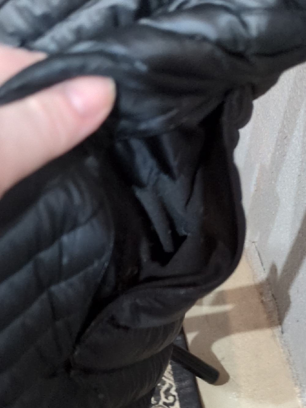 Women’s Black Quilted Lightweight Puffer Vest - Picture 4 of 7